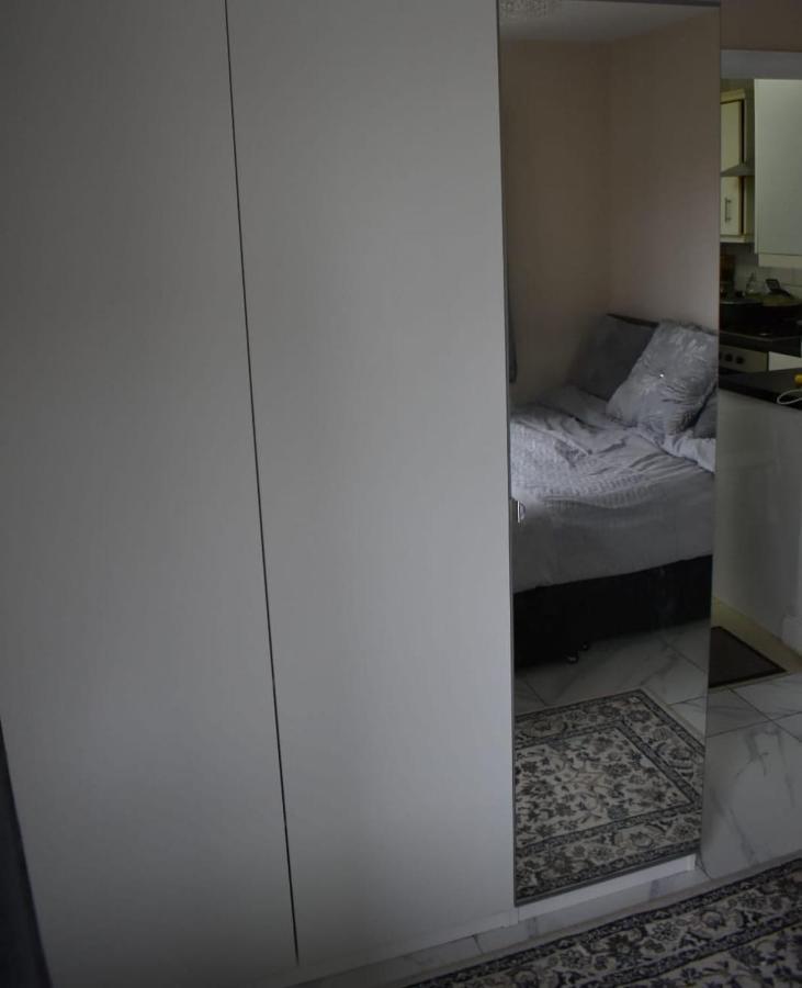 Shaz,S House Διαμέρισμα Cowley  Εξωτερικό φωτογραφία